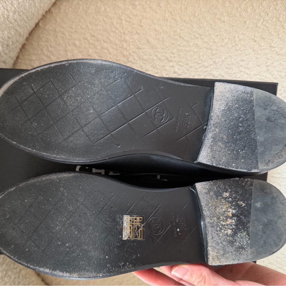 Chanel Classic Turnlock Loafers Flats Moccasins Black Lambskin Leather sz 38.5 - Picture 7 of 8
